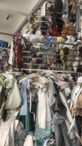 出售涤纶三色料，涤纶废布料