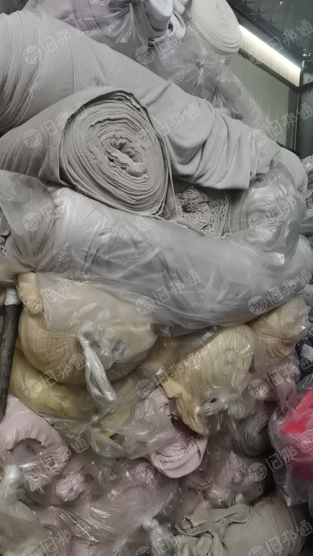 出售1.6*210克,1.8*260-280克素色双面法兰绒和珊瑚绒,现货6吨左右