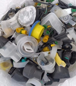 塑料壳毛料，月供30吨，长期出售