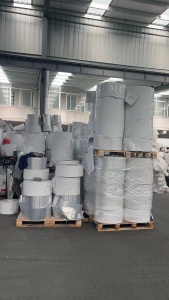 牙膏皮料，卷筒料和压包料都有，出售