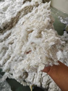 长期收购三维枕芯料，规格15d含硅无荧光，长度64