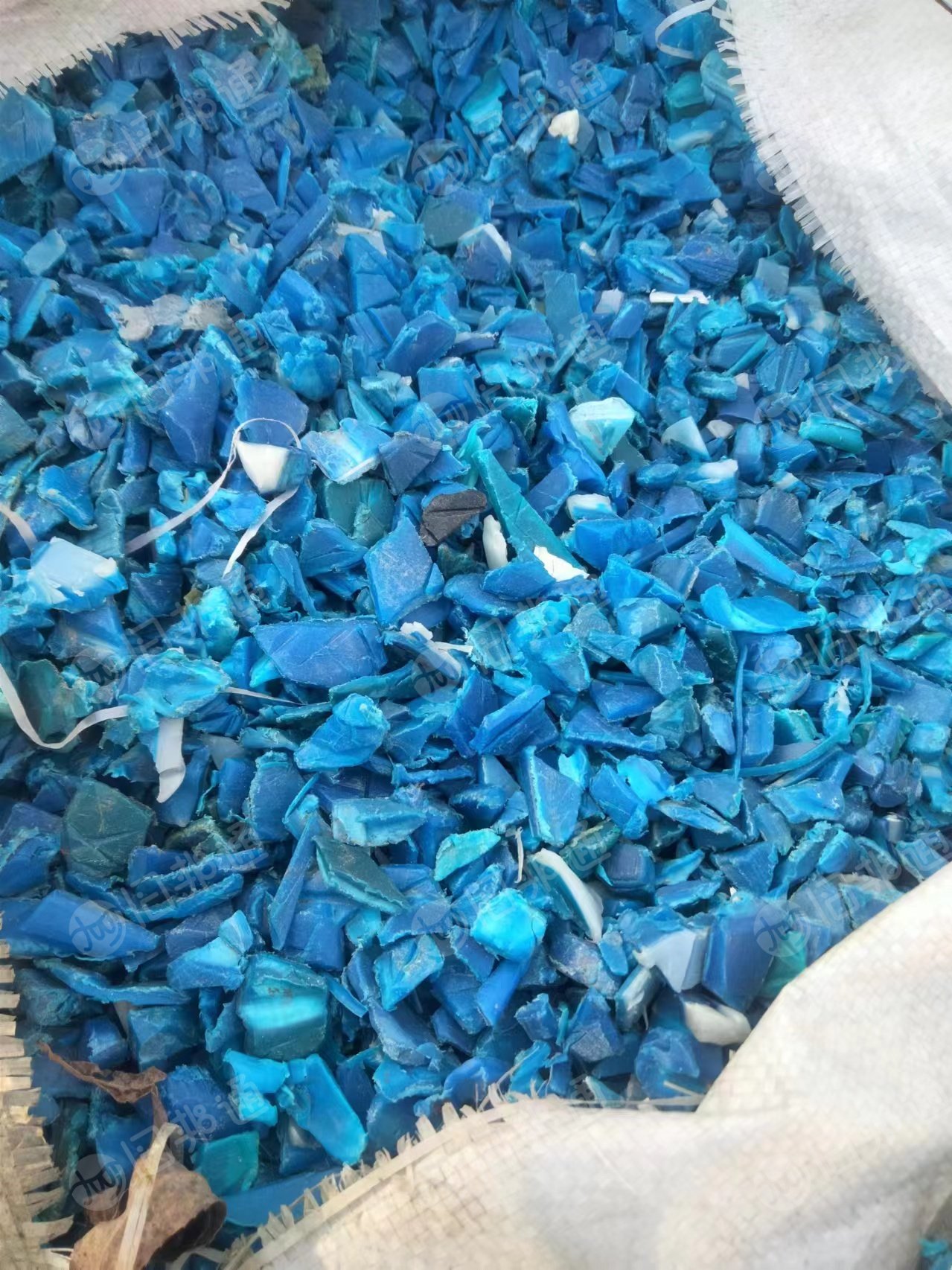 长期出售蓝桶破碎料，月供10吨