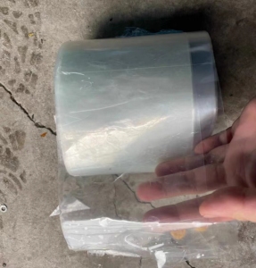 pet膜，有带胶和没带胶的，现货二十五吨，长期有货出售