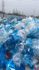 杂色PET胶水膜，PET合金料，现货80吨出售