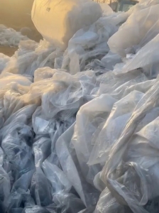 高压黏膜一级料，现货一挂，能出9个多，长期出售