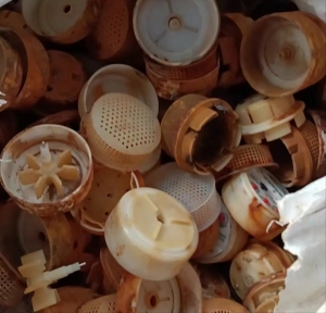 报废自来水厂水表壳子，大部分是abs材质，有十吨，长期出售