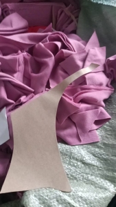 长期供应服装厂下脚料涤纶和一些棉碎布