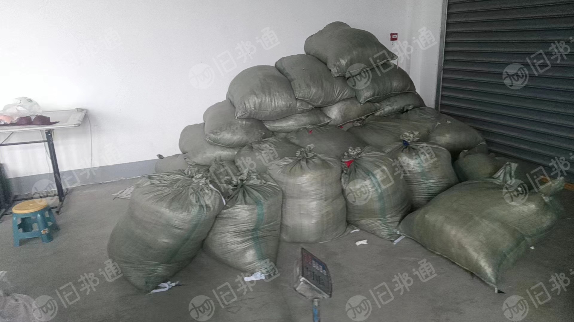 长期供应服装厂下脚料涤纶和一些棉碎布