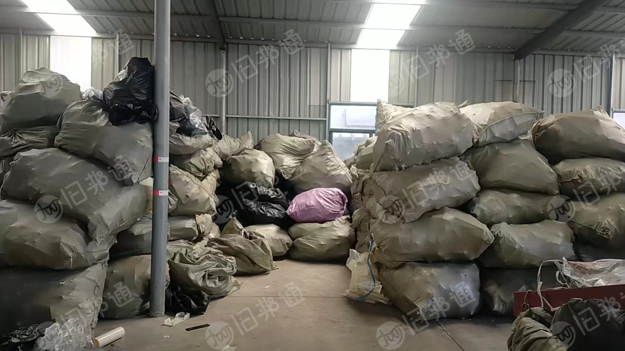 abs毛料,黑色本色都有,现货七八吨,出售
