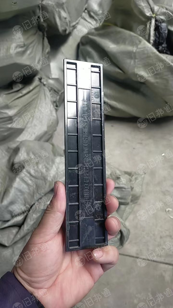abs毛料,黑色本色都有,现货七八吨,出售