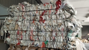 食品铝塑袋现货29吨多出售，货在芜湖