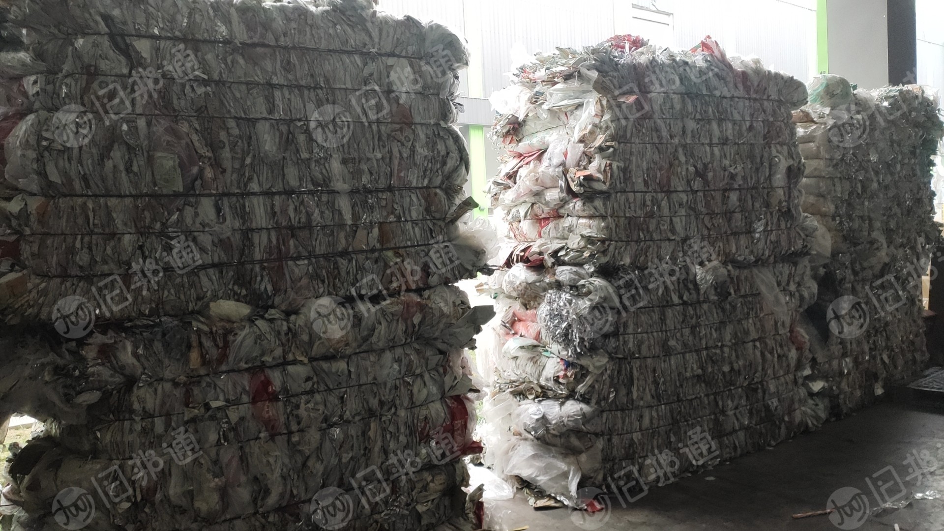 食品铝塑袋现货29吨多出售，货在芜湖