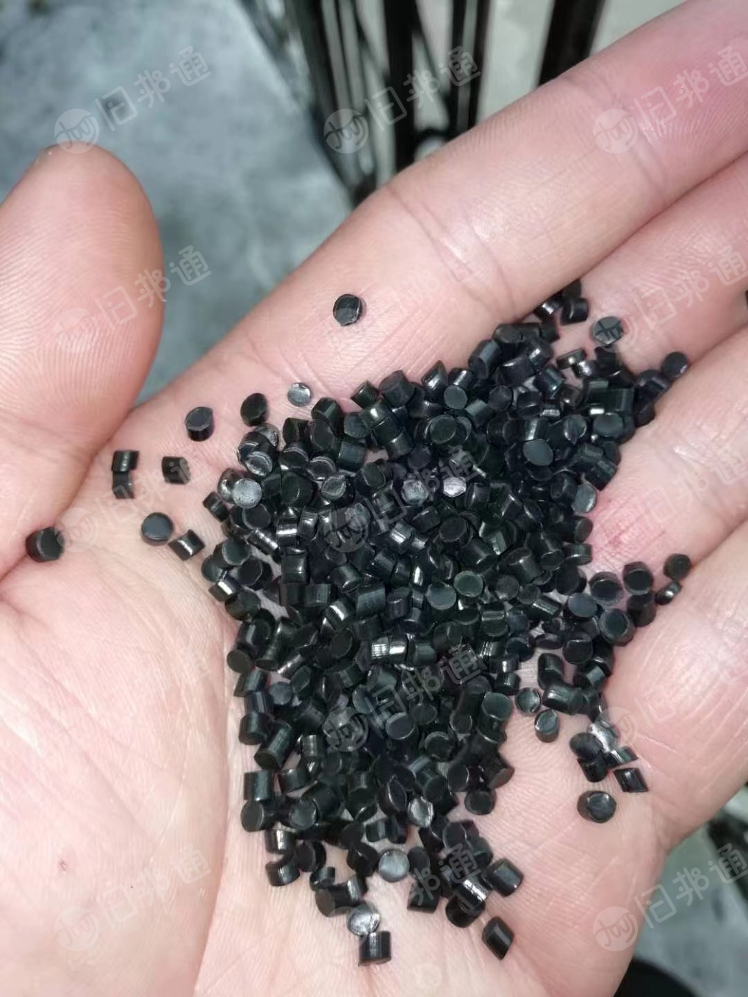 出售软质PVC颗粒,黑色高光注塑料