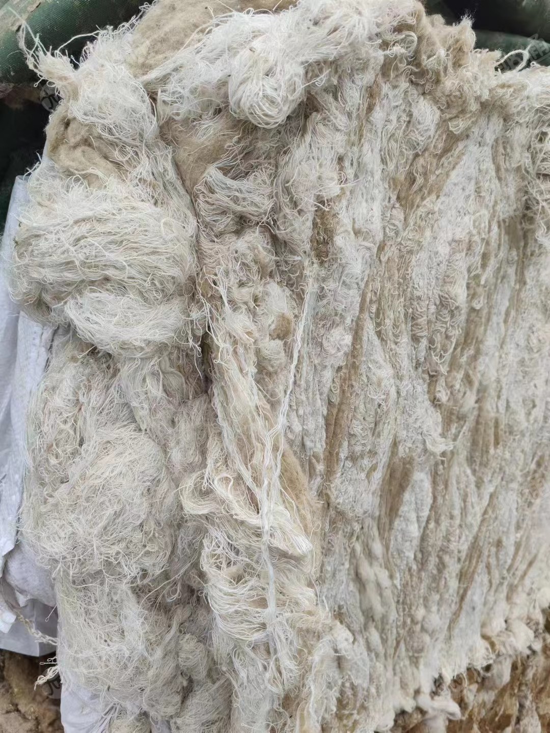 出售涤麻有回丝车肚扫花一起,共有20吨左右