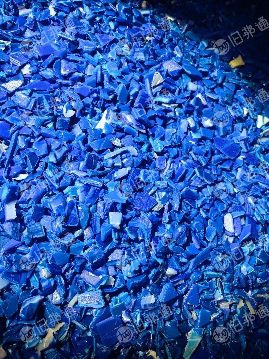 常年大量求购大小蓝桶破碎料，月需600吨