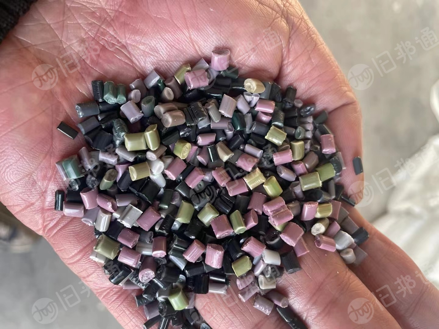 出售各色PP无纺布颗粒,全漂