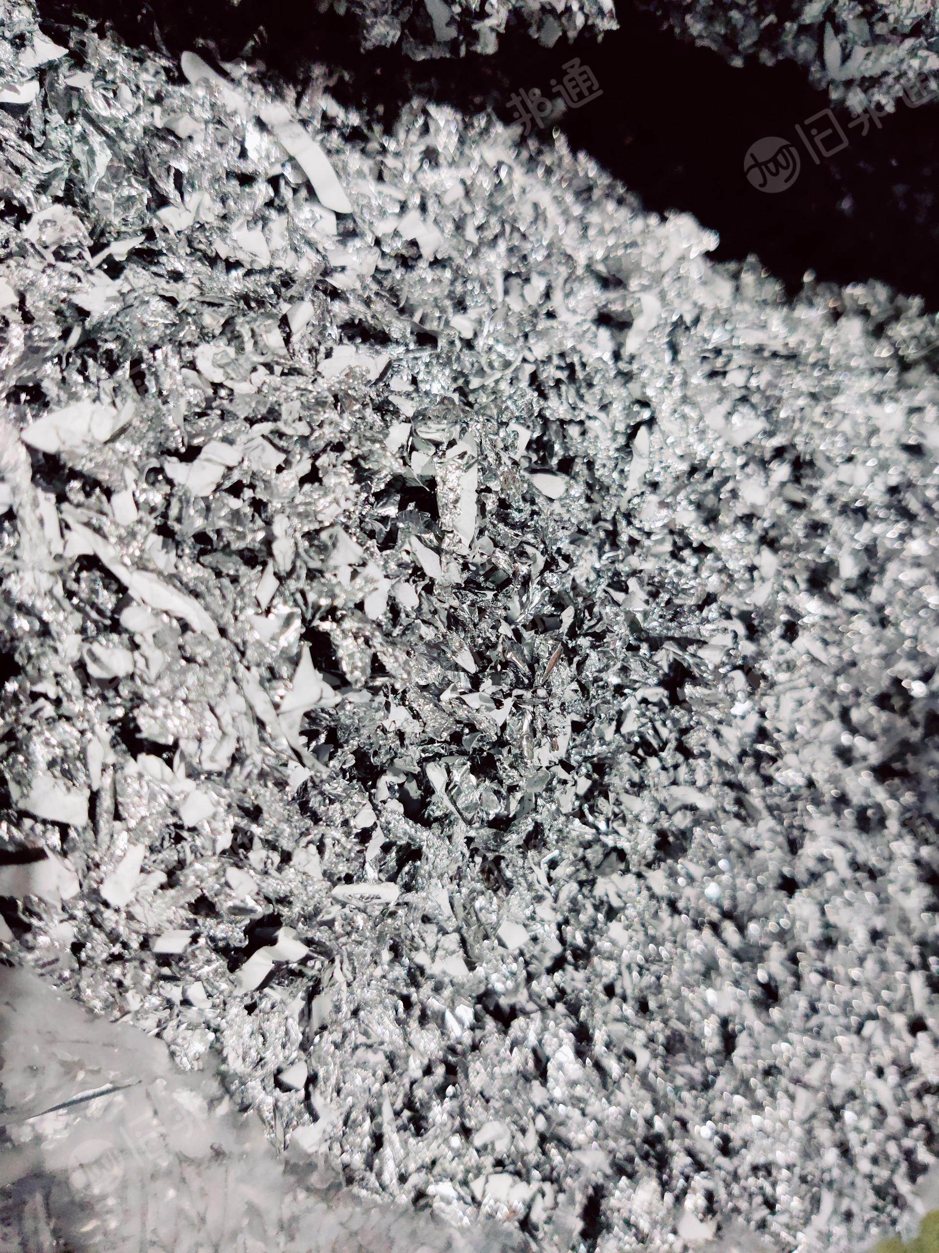 出售铝箔纸,白边铝箔,涂炭铝箔,刨花净铝箔,打粉铝屑箔