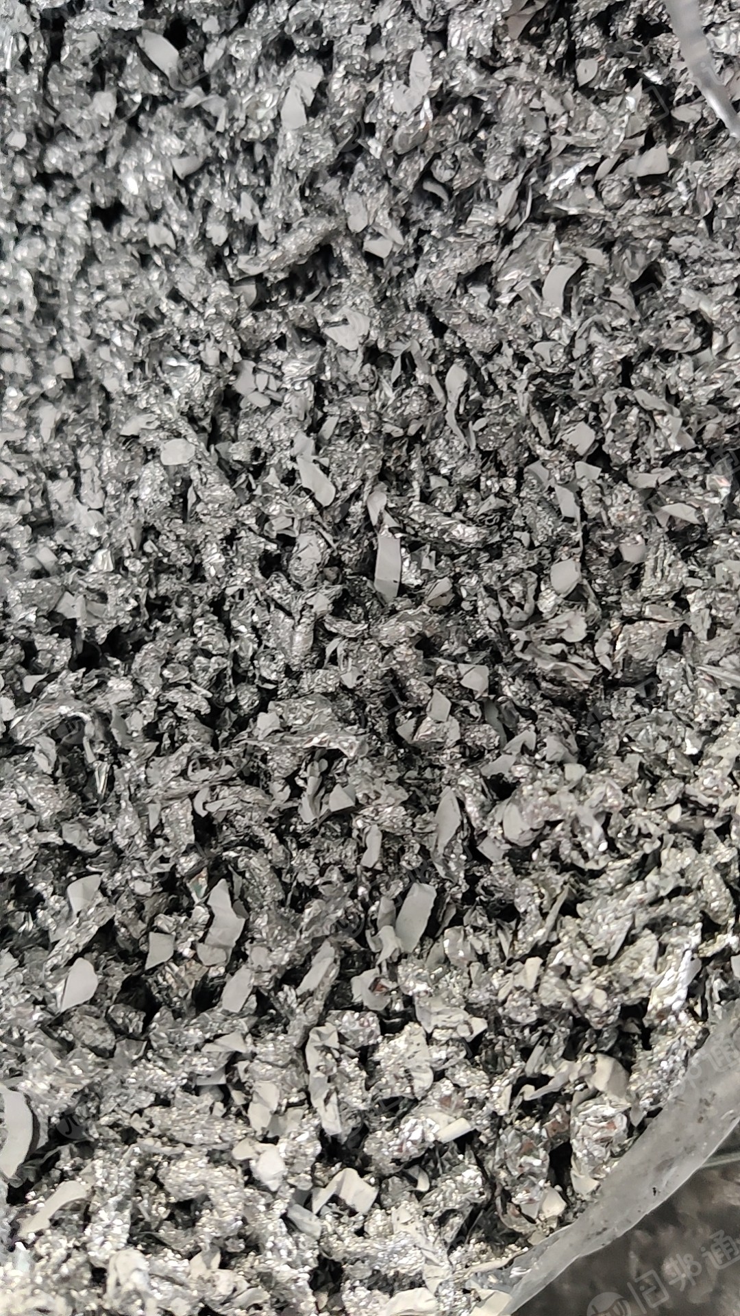 出售铝箔纸,白边铝箔,涂炭铝箔,刨花净铝箔,打粉铝屑箔