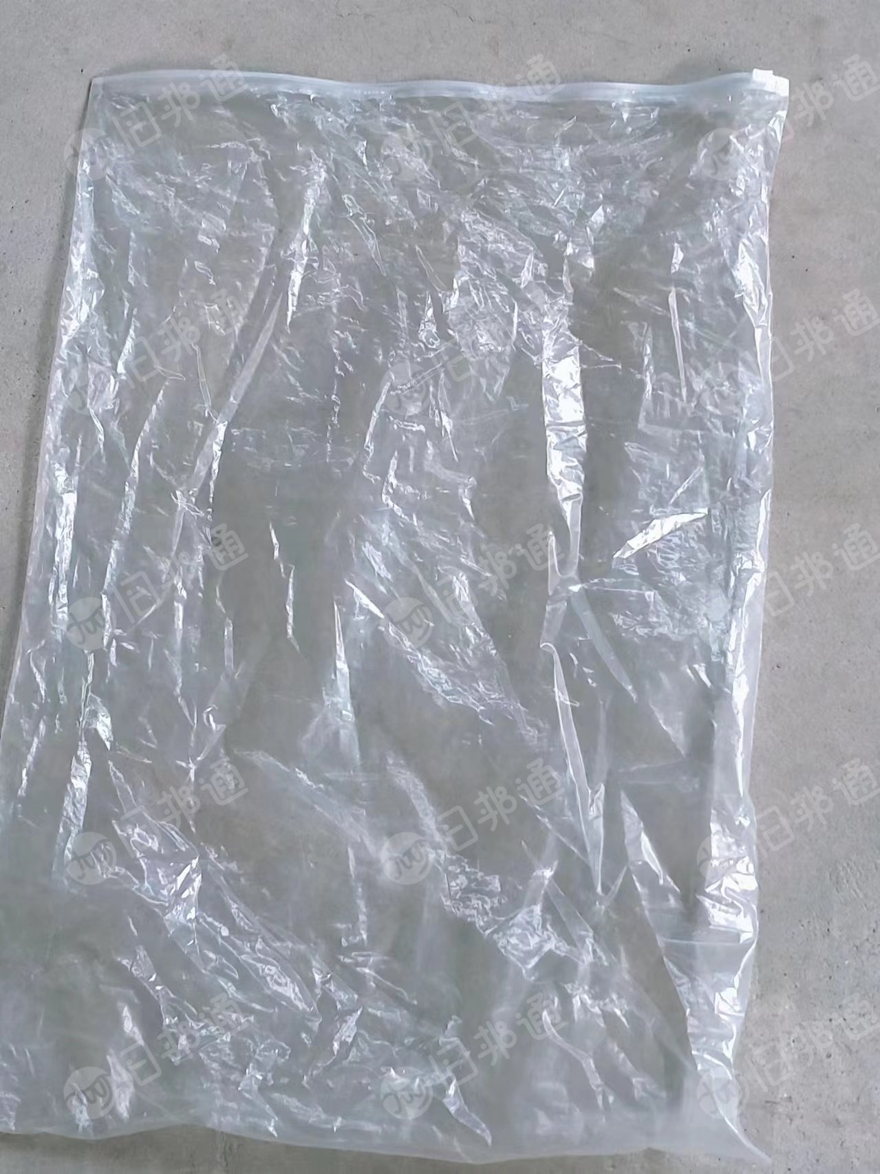 长期出售PE干造服装袋,里面含少量低压,现货10几吨 。