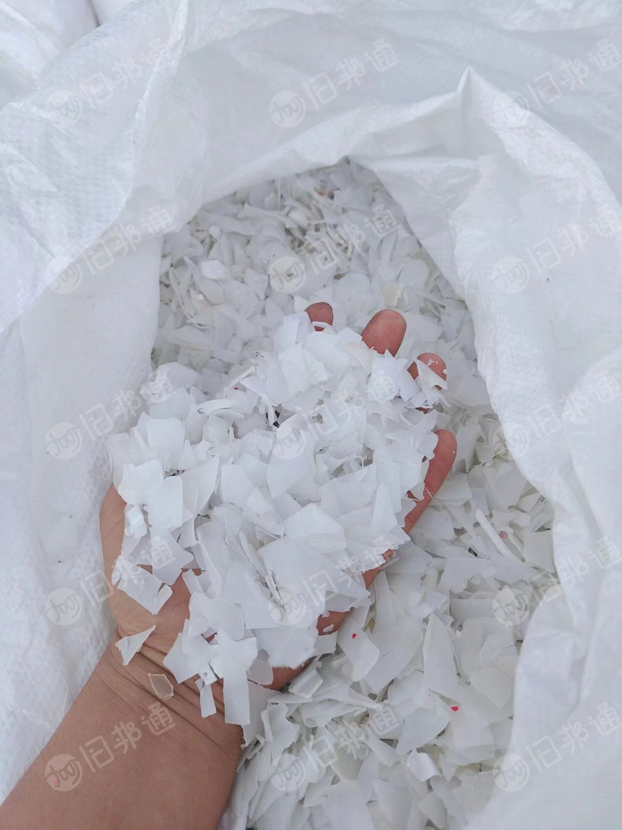低压白乙破碎料长期出售,清洗甩干过风选,月供140吨