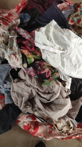 出售精品夏装9.6米一车，可以做的联系！