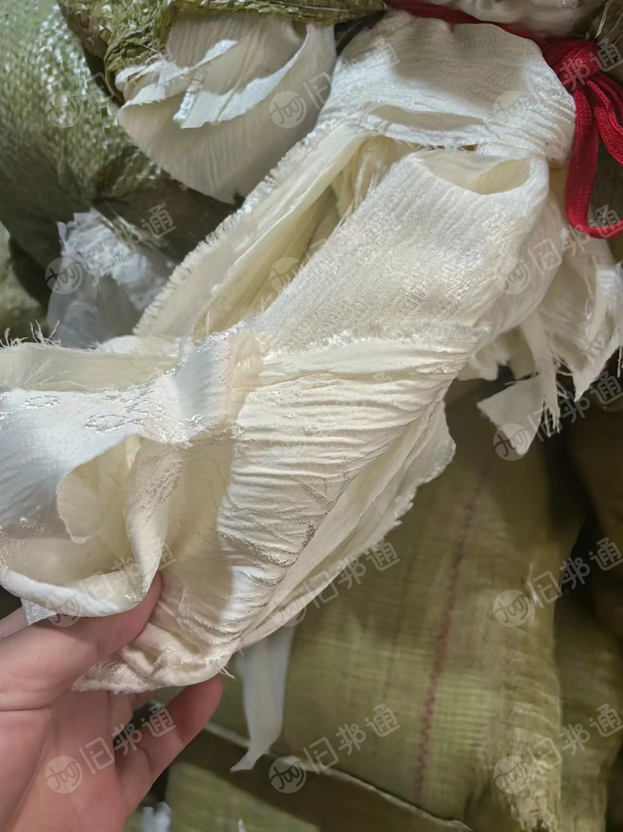 白色涤纶废布，涤纶造粒布，出售