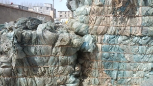 出售滴灌带大棚膜，月供400吨