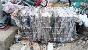 废旧编织袋，装塑料瓶下来的，有少量的被套在里面，现货十几吨，出售