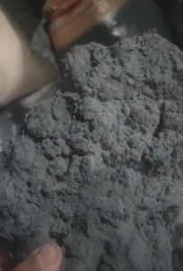 出售沙带打磨下来的铝粉，金属铝含量34.8，硅13，水分6