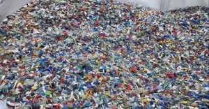 蓝白瓶盖破碎料，过风选，有一挂，出售