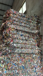 pet商标纸压块，月供至少30吨，出售