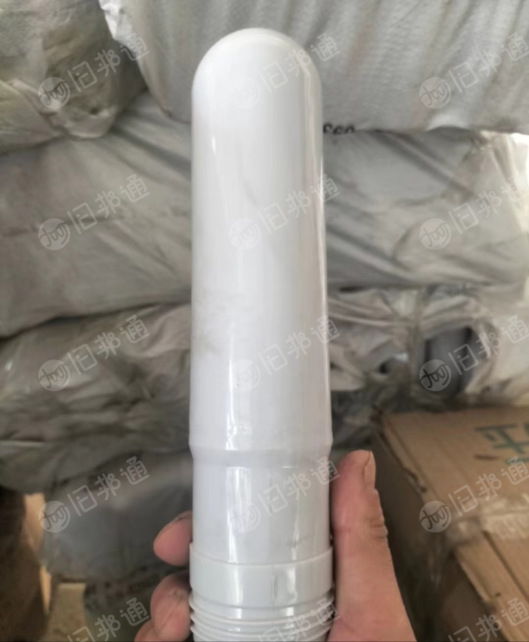 pet瓶胚毛料,有白色蓝色透明色多种颜色出售