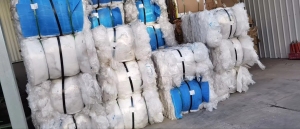 长期出售不锈钢上下来的PET轻胶膜废料