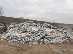 长期出售塑钢毛料，PVC三级废料