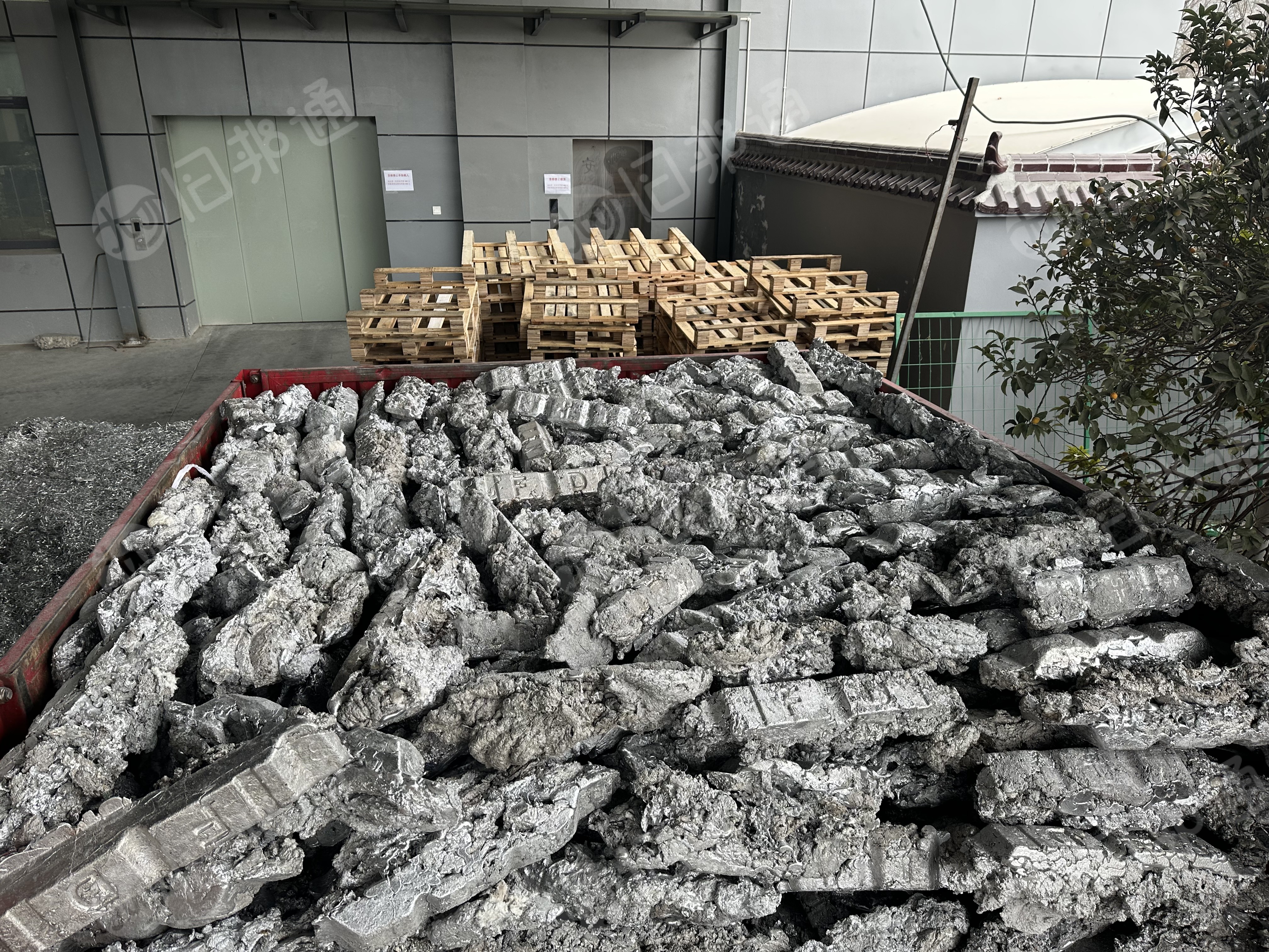 长期出售废铝渣,出水82左右,汽车做发动机活塞下来的