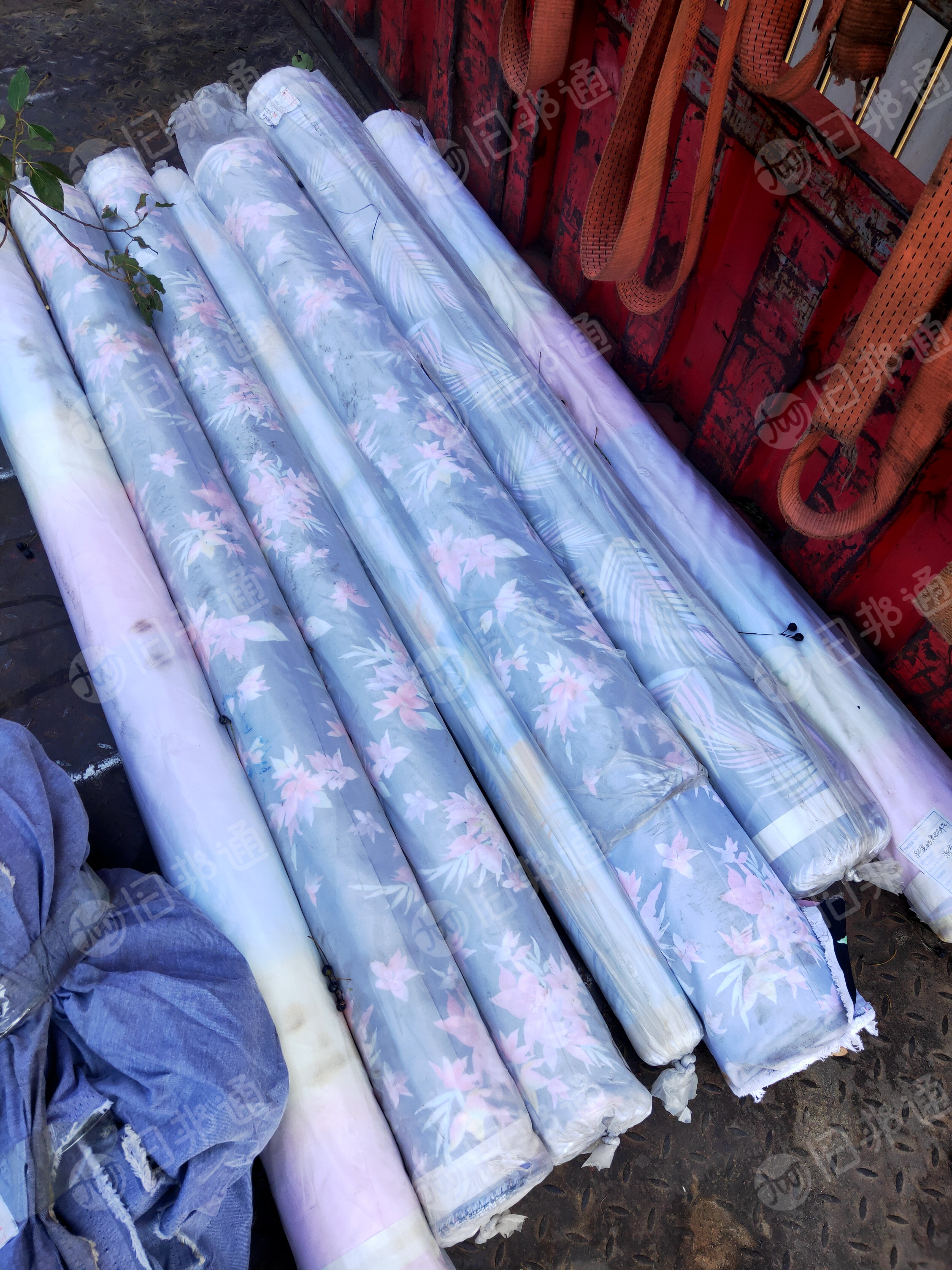 高价回收,库存服装面料,辅料尾货,真丝,羊绒,棉,麻,化纤,雪纺等面料