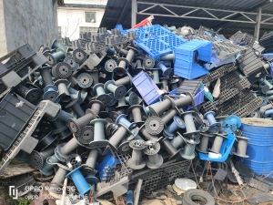 出售塑料线筒，量大，打火机烧冒白烟