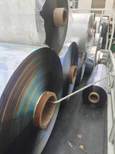 长期回收PET膜废料，月需100多吨，卷筒和散货都可以 