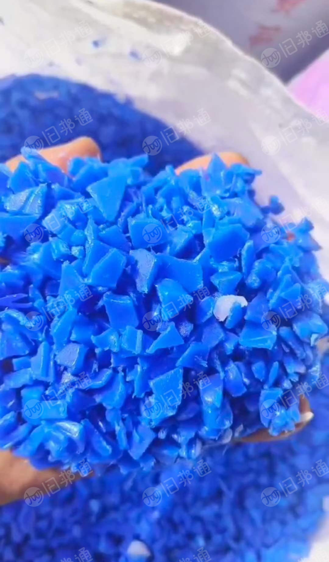 一级小蓝桶破碎料5吨,原生再生混破小蓝桶破碎料,现货14吨,出售