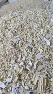 各种硬质PVC破碎料长期大量出售，有白扣板，墙板破碎料，大小管破碎料