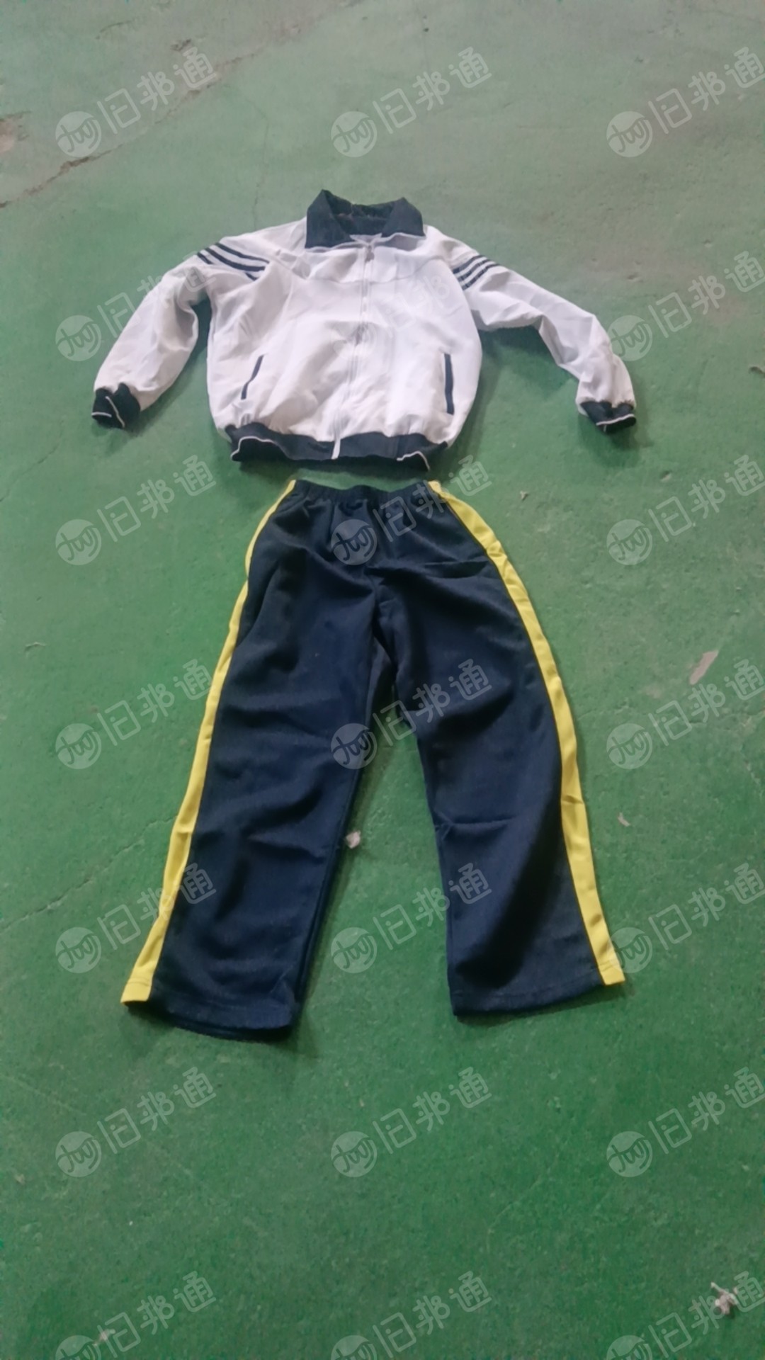 出售旧衣服分拣货