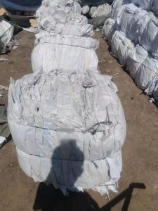 低价处理一批PP水洗吨包 ，吨包和编织袋混打，其中大白有10多吨 ，现货6.8一车。