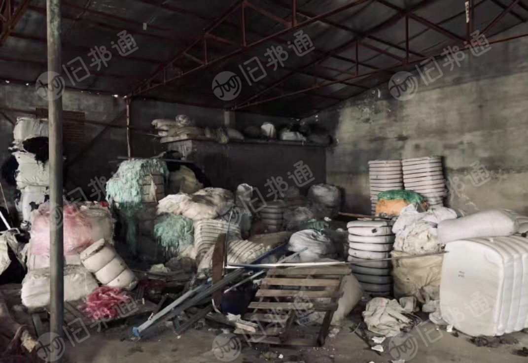 工厂停产出售涤纶纤维 粘胶纤维原材料,现货三十吨,进口国产都有,通货处理 不挑不拣