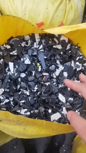 出售机油壶破碎料，月供70-100吨