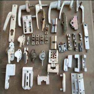 大量收购锌铝/铁铝合金门窗配件