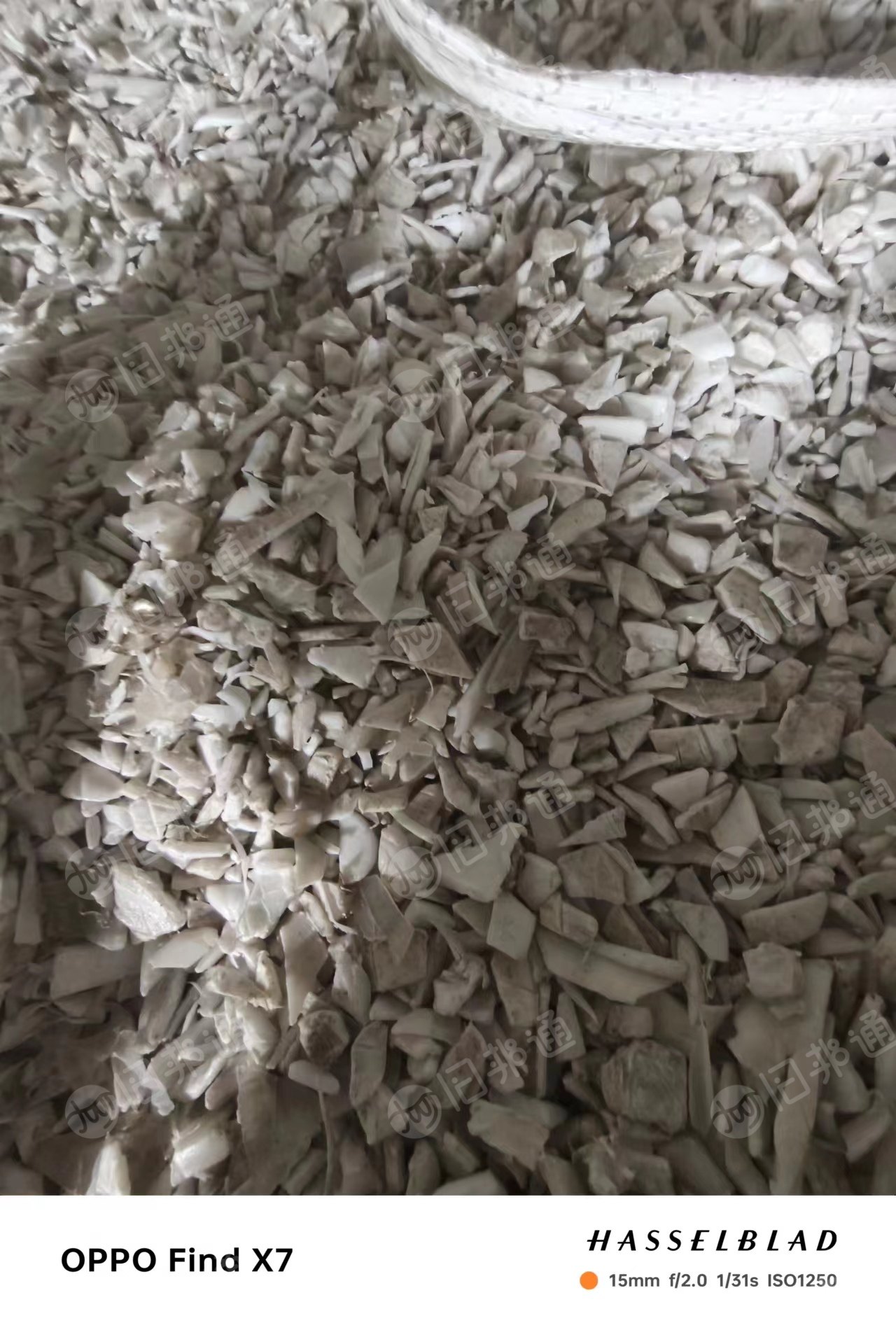 长期出售PE小蓝桶破碎料,黑桶破碎料,现货100多吨,蓝桶4600/吨。
