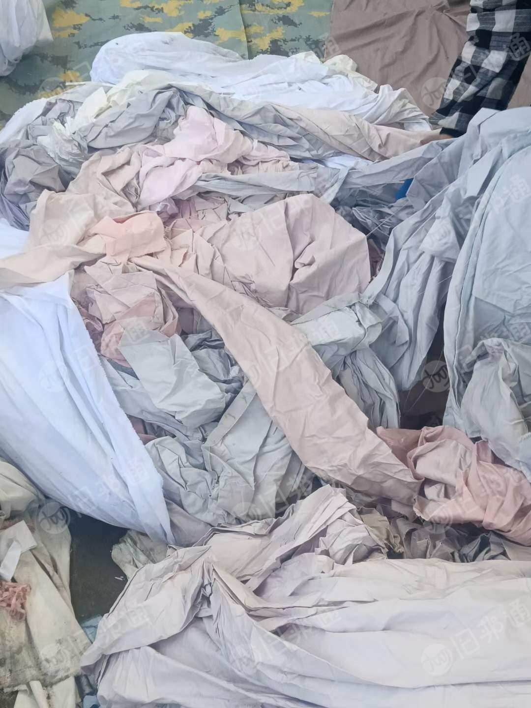 做家纺下来的涤棉布头几吨低价出售