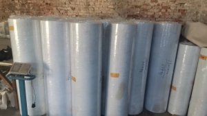 库存无纺布，卷筒无纺布，1.1米    到1.5米，每个月都有，长期出售