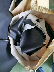 出售PVC人造革边角料，月供5-10吨