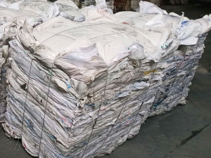 出售编织袋，塑料袋，月供30吨